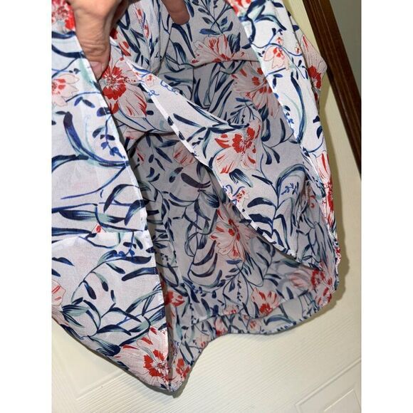 CAbi Stem Floral Sleeveless Top Blouse Blue Red Size Medium - Picture 6 of 15